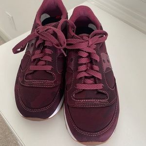 Saucony Jazz burgundy shoes